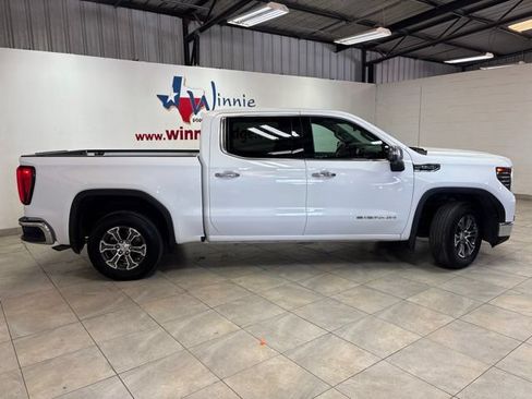 Used 2025 GMC Sierra 1500 SLT RWD image 6