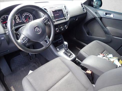 Used 2018 Volkswagen Tiguan Limited w/ Premium Package AWD/4WD image 10