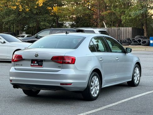 Used 2015 Volkswagen Jetta SE image 4