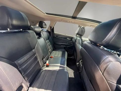 Used 2016 Kia Sorento SX FWD image 16