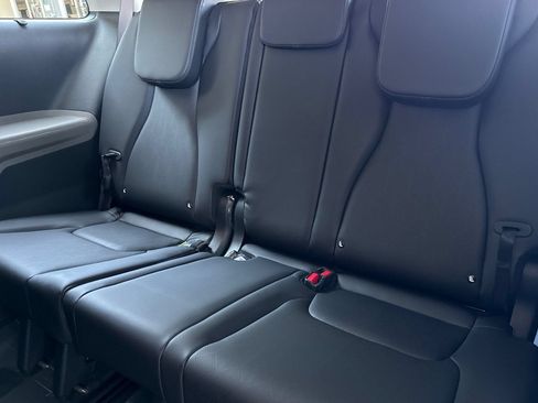 New 2026 Kia Carnival EX FWD image 15