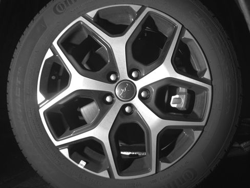 Used 2025 Jeep Compass Limited image 13