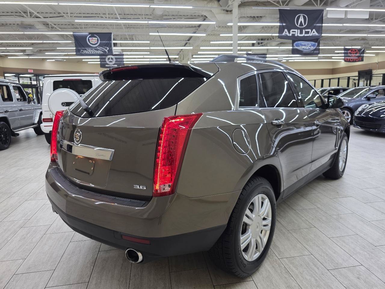Used 2014 Cadillac SRX FWD image 6