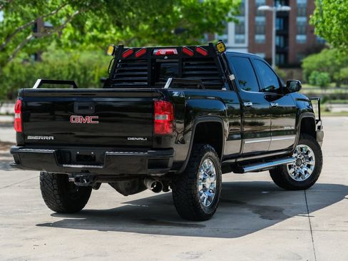 Used 2015 GMC Sierra 2500 Denali w/ Duramax Plus Package AWD/4WD image 25