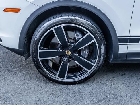 Used 2021 Porsche Cayenne Coupe AWD/4WD image 13