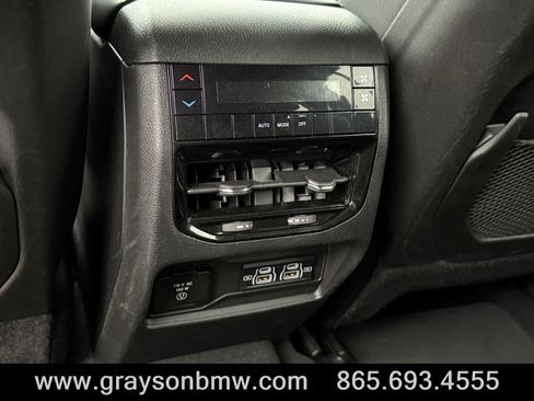 Used 2024 Jeep Grand Cherokee L Laredo image 18