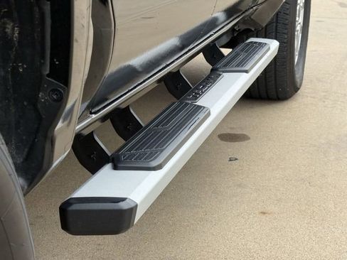 Used 2025 Toyota Tacoma SR5 AWD/4WD image 9
