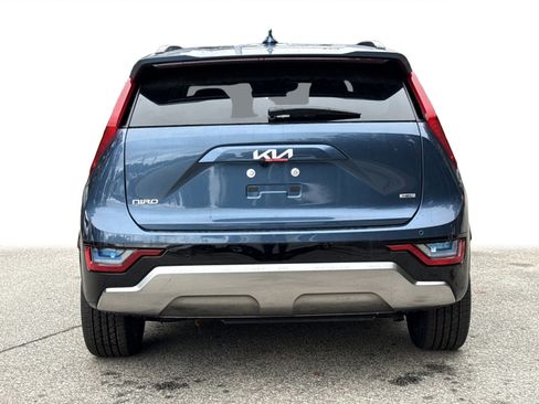 New 2025 Kia Niro SX Touring image 23