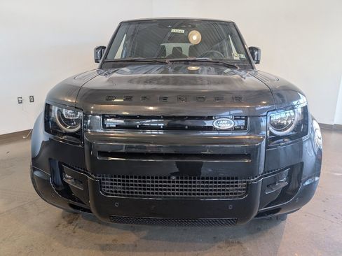 New 2026 Land Rover Defender 130 X-Dynamic SE image 2