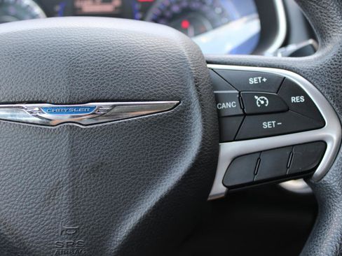 Used 2016 Chrysler 200 Limited FWD image 18