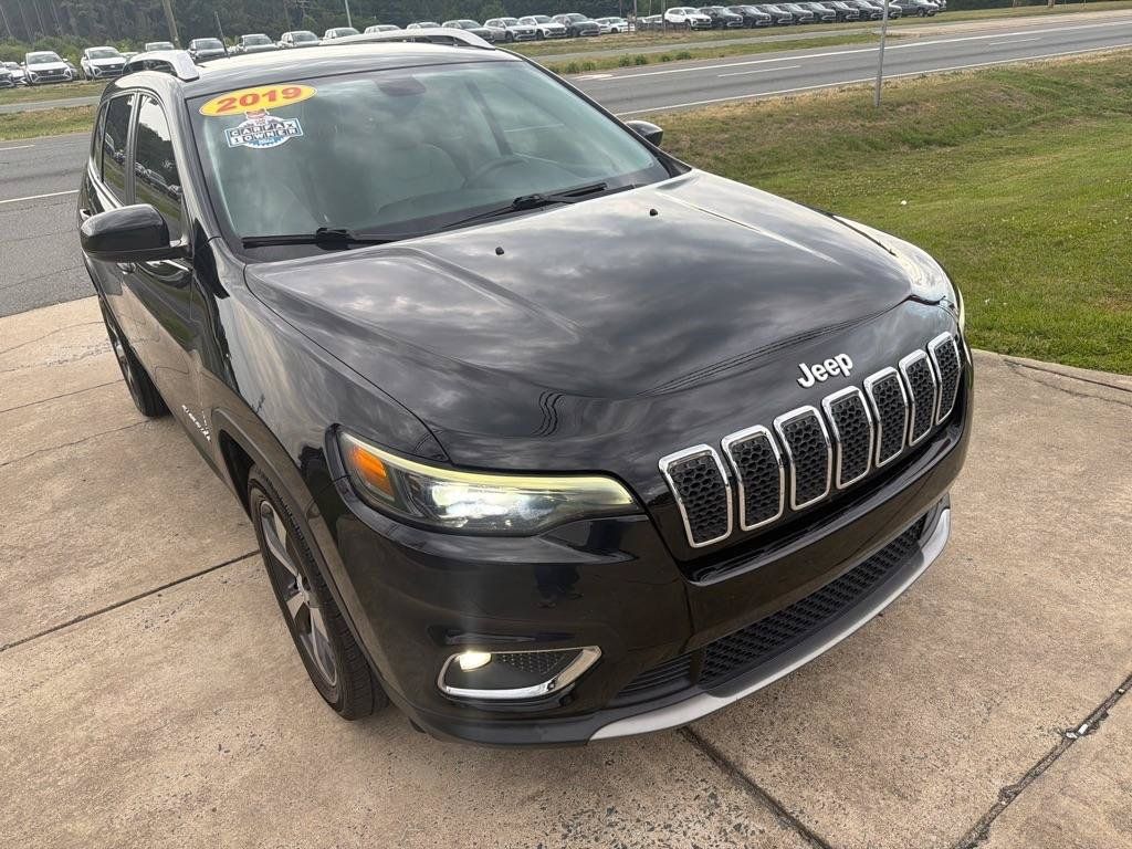 Used 2019 Jeep Cherokee Limited FWD image 5