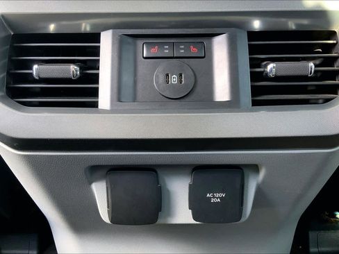 Certified 2024 Ford F250 Limited w/ FX4 Off-Road Package image 33