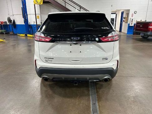 Certified 2020 Ford Edge SEL w/ Convenience Package AWD/4WD image 4