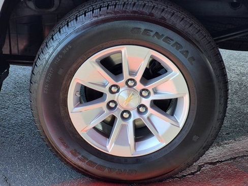 Used 2021 Chevrolet Silverado 1500 LT RWD image 14