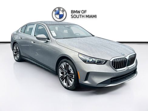 New 2026 BMW 530i w/ Executive Package RWD image 1