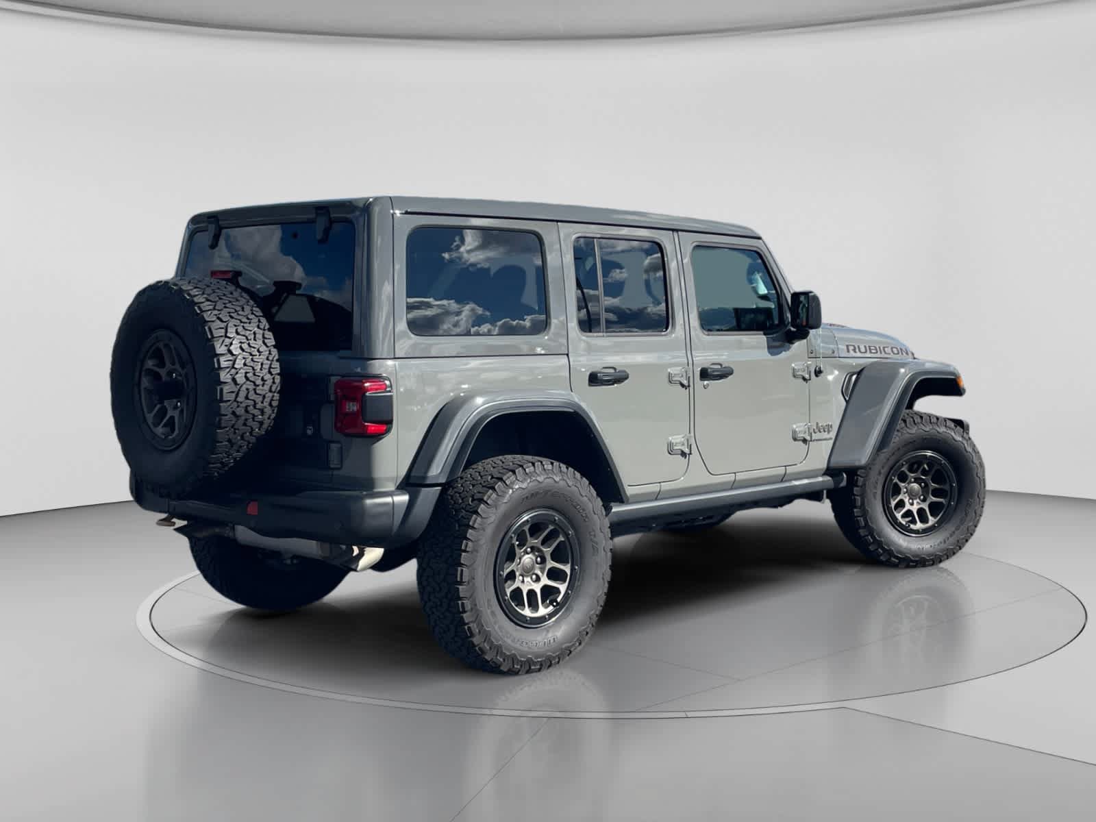 Used 2023 Jeep Wrangler Unlimited Rubicon 392 w/ Xtreme Recon 35" Tire Package AWD/4WD image 3