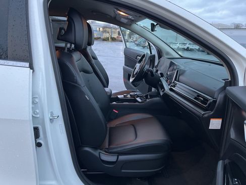 Used 2023 Kia Sportage EX image 15