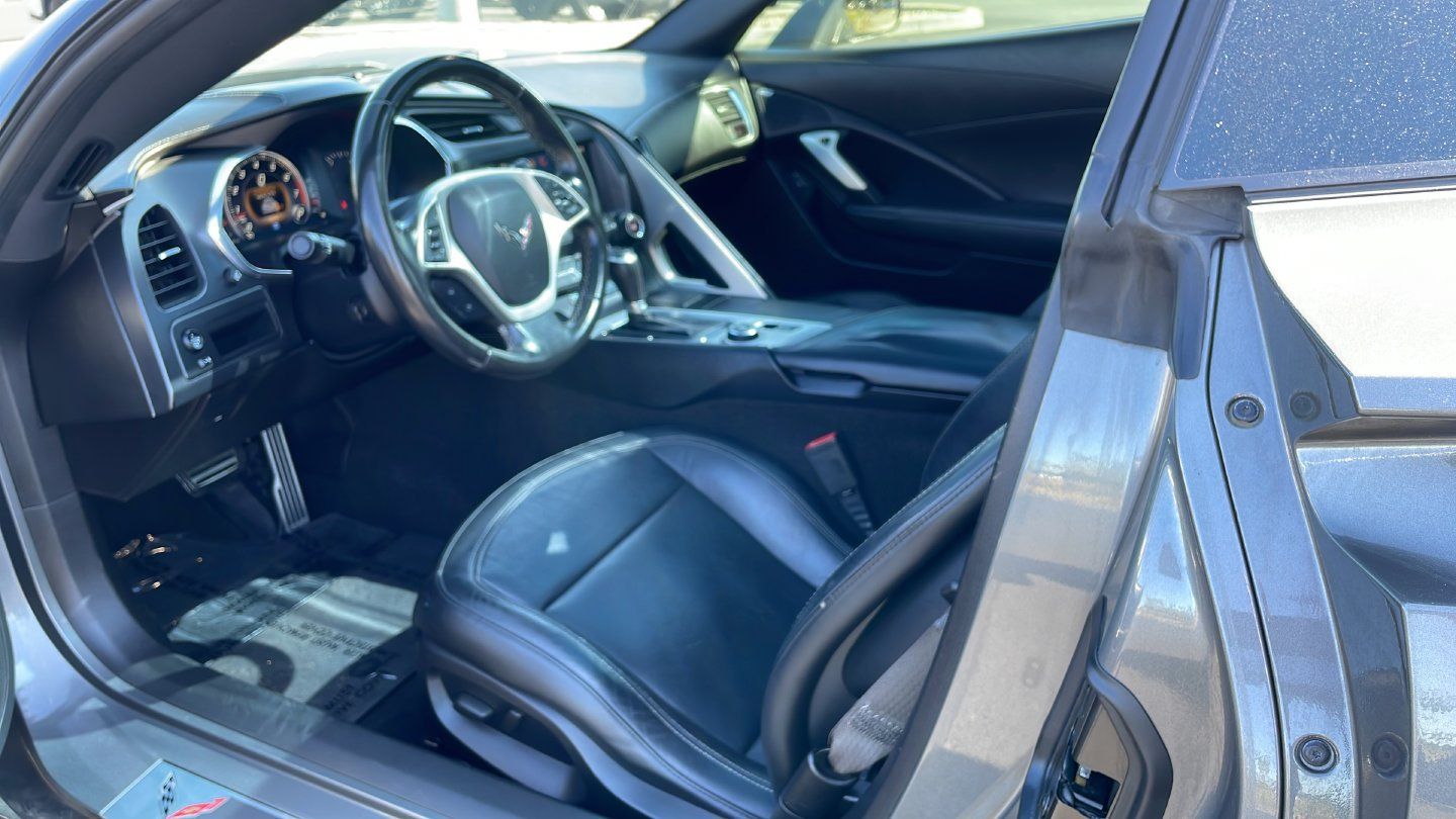 Used 2015 Chevrolet Corvette Stingray Coupe RWD image 12