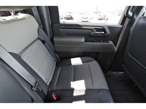 Used 2026 Chevrolet Silverado 2500 ZR2 AWD/4WD image 11