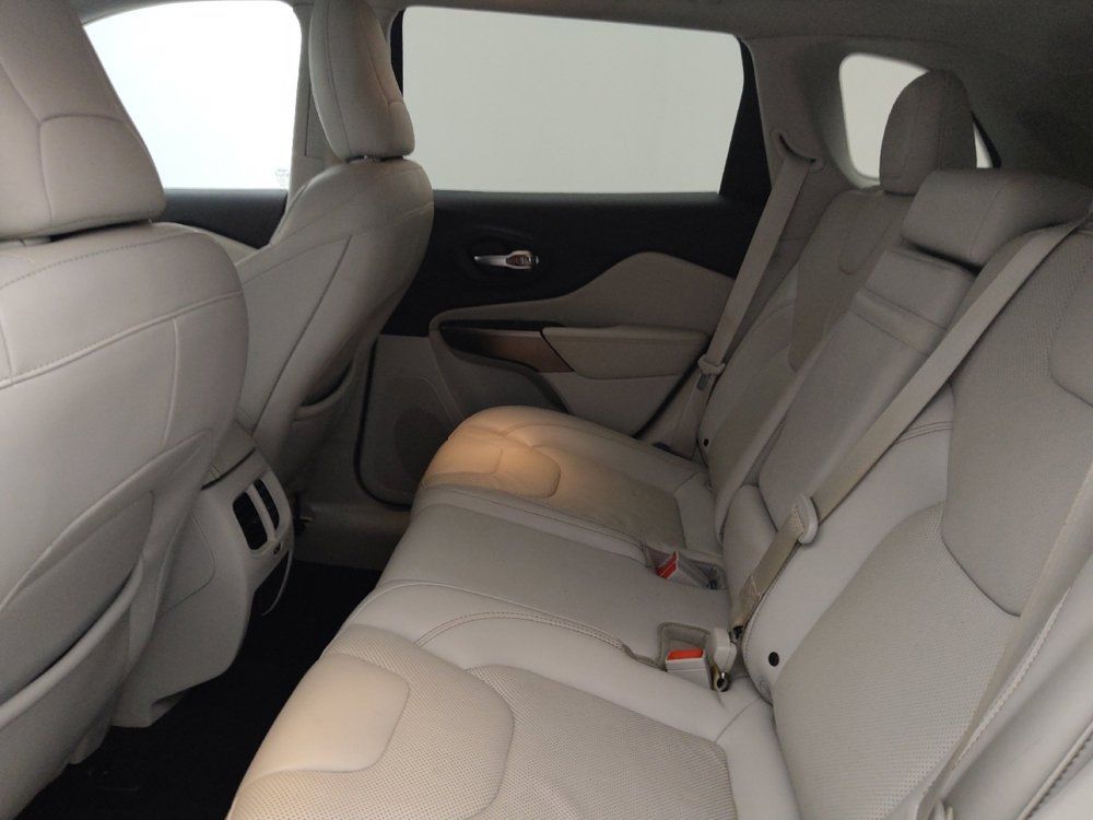 Used 2019 Jeep Cherokee Limited FWD image 18