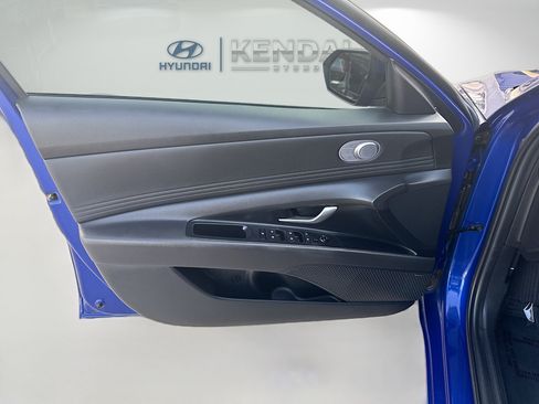 Used 2024 Hyundai Elantra Limited FWD image 17