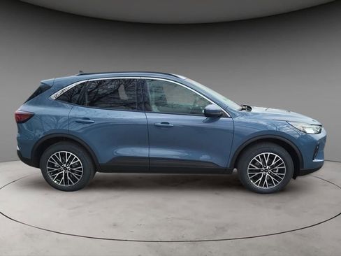 New 2024 Ford Escape SE image 4