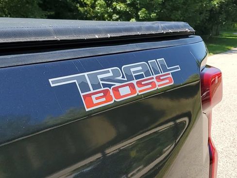 Used 2020 Chevrolet Silverado 1500 LT Trail Boss w/ Convenience Package AWD/4WD image 28
