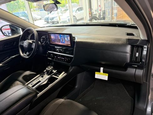 Used 2026 Nissan Pathfinder SV FWD image 56
