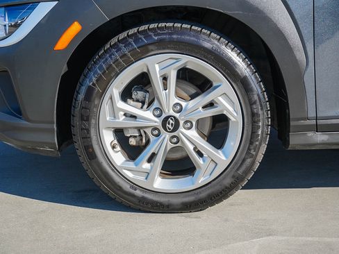 Used 2022 Hyundai Kona SEL w/ Convenience Package image 5