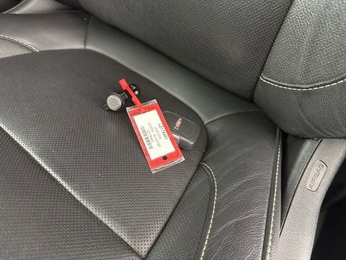 Used 2020 GMC Acadia SLT w/ Driver Alert Package II image 33