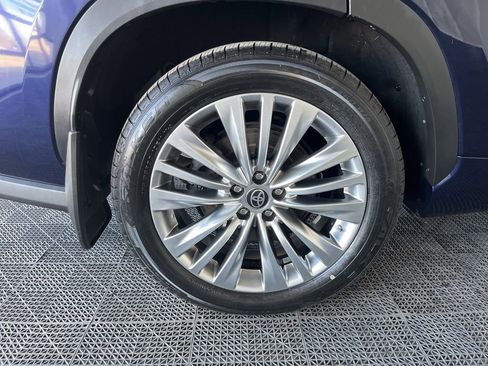 Used 2023 Toyota Highlander Platinum image 28