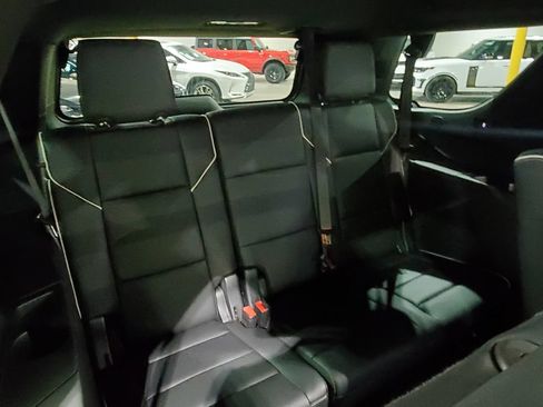 Used 2023 Cadillac Escalade Premium Luxury AWD/4WD image 24