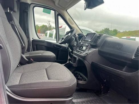Used 2025 RAM ProMaster 2500 w/ U-Haul Equipment Group FWD image 7