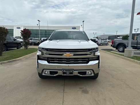 Used 2019 Chevrolet Silverado 1500 LTZ AWD/4WD image 8