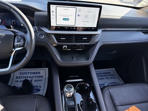 Certified 2025 Ford Explorer Platinum w/ LUX Leather Package image 10