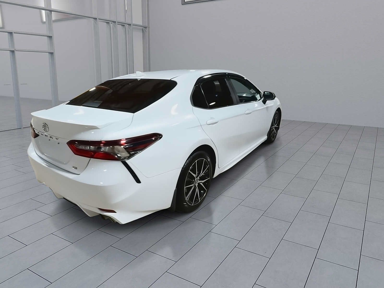 Used 2021 Toyota Camry SE FWD image 8