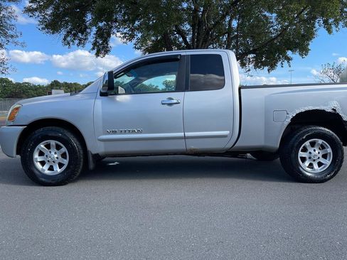 Used 2005 Nissan Titan SE image 22