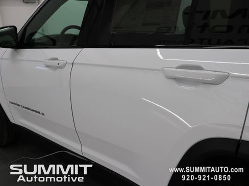 New 2026 Jeep Grand Cherokee Limited w/ Luxury Tech Group II AWD/4WD image 40
