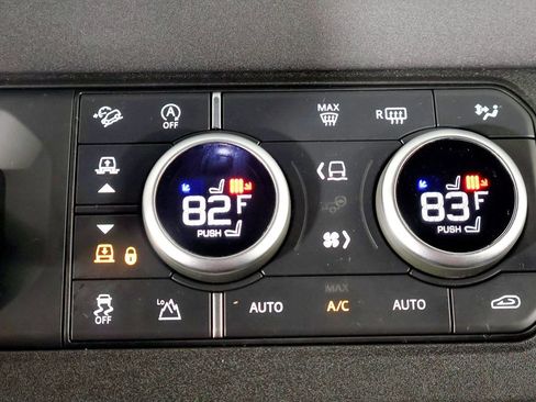 Used 2023 Land Rover Defender 90 S image 72