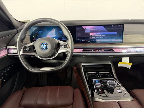 Certified 2023 BMW i7 xDrive60 AWD/4WD image 30
