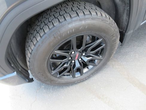Used 2020 GMC Sierra 1500 Elevation w/ Elevation Value Package AWD/4WD image 15