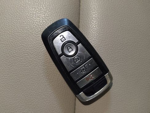 Used 2020 Ford Explorer XLT w/ Equipment Group 202A image 32