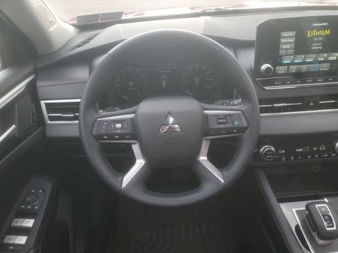 Used 2024 Mitsubishi Outlander SE AWD/4WD image 15
