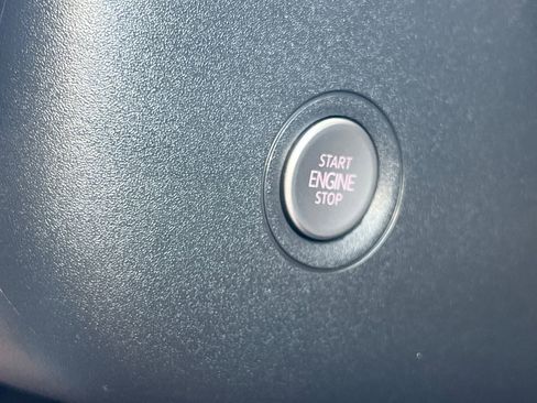 Used 2024 Volkswagen ID.4 2WD image 23