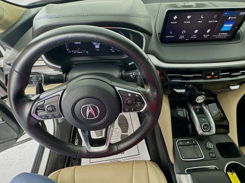 Used 2023 Acura MDX FWD image 11