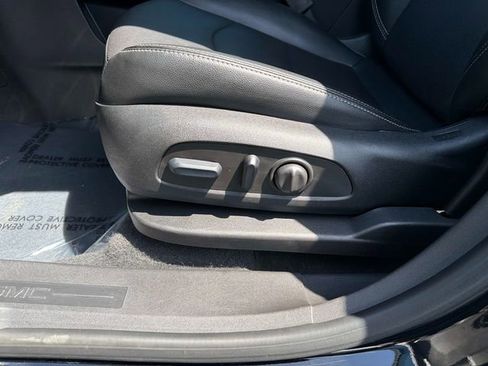 Used 2023 GMC Terrain SLT w/ Tech Package FWD image 19