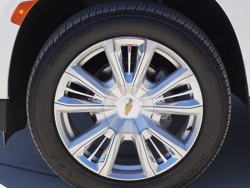Used 2023 Chevrolet Tahoe High Country AWD/4WD image 4