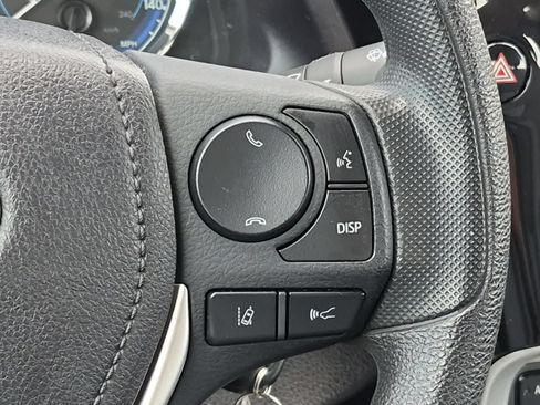 Used 2018 Toyota Corolla LE FWD image 23