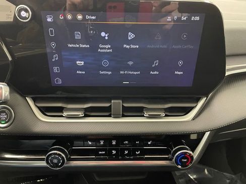 New 2025 Chevrolet Equinox LT image 3