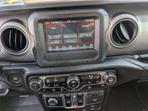 Used 2020 Jeep Gladiator Sport w/ Quick Order Package 24S image 19